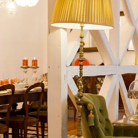Chiado 4-bedroom Flat Апартаменты *