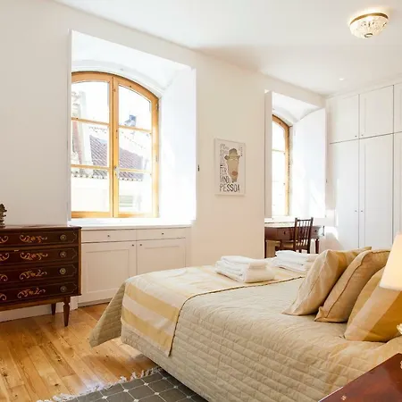 Апартаменты Chiado 4-bedroom Flat *
