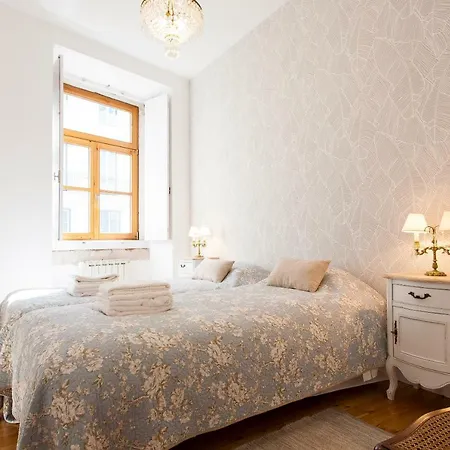 Chiado 4-bedroom Flat