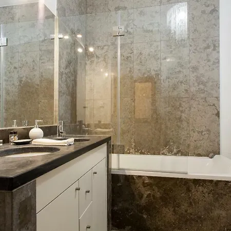 Apartment Chiado 4-bedroom Flat *