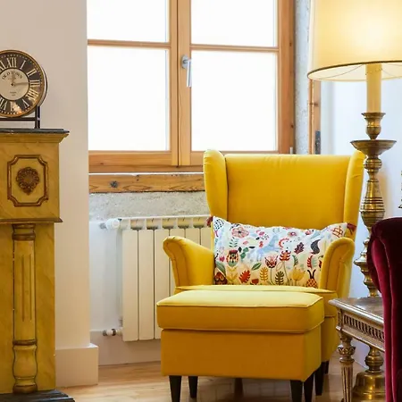 Chiado 4-bedroom Flat Апартаменты *