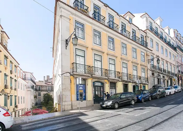 Chiado 4-bedroom Flat