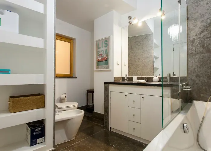 Chiado 4-bedroom Flat Διαμέρισμα *