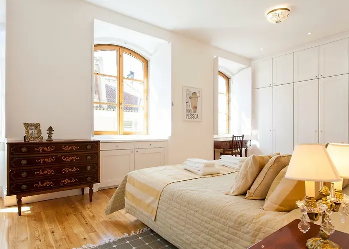 Διαμέρισμα Chiado 4-bedroom Flat *