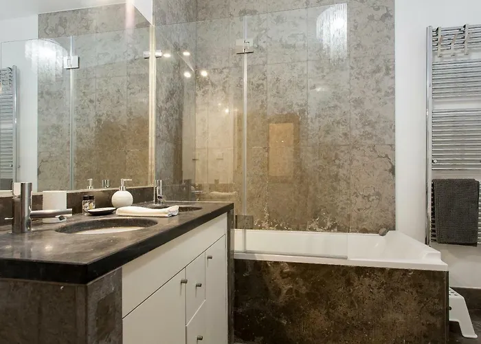 Διαμέρισμα Chiado 4-bedroom Flat *