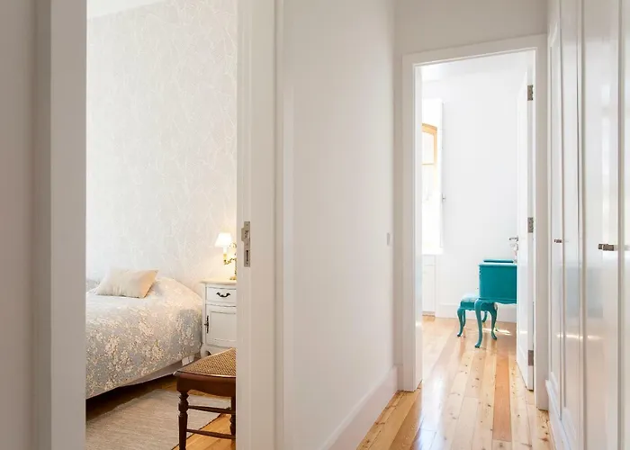 Chiado 4-bedroom Flat Διαμέρισμα *