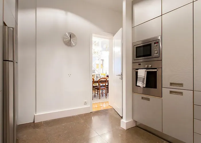 Chiado 4-bedroom Flat *