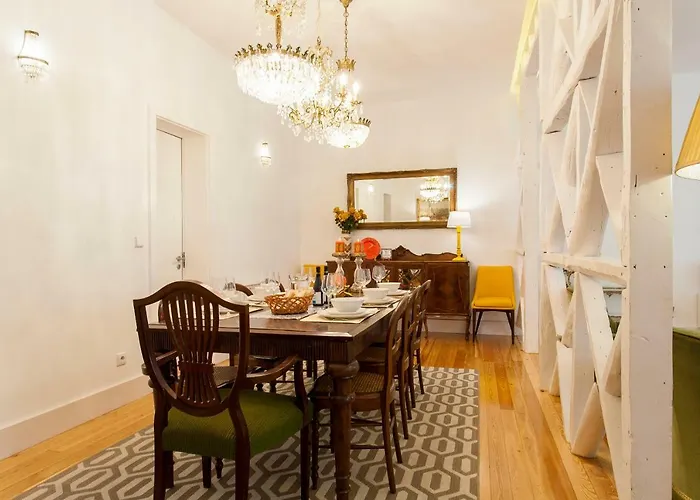 Chiado 4-bedroom Flat