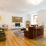 Chiado 4-bedroom Flat Apartment Lisbon