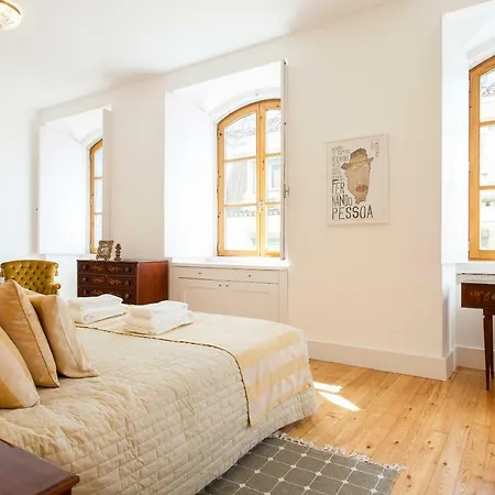 아파트 Chiado 4-bedroom Flat *