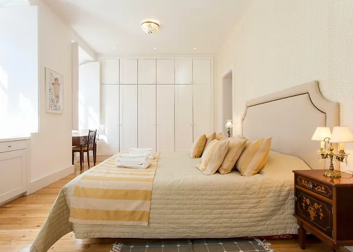 Chiado 4-bedroom Flat *